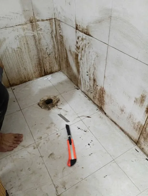 Bảo trì, sửa chữa phòng tắm khách sạn – Trước