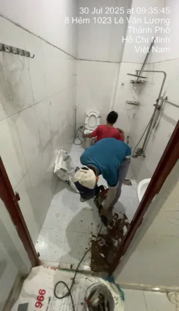 Cải tạo nhà vệ sinh nhà phố đường Lê Văn Lương – Trước