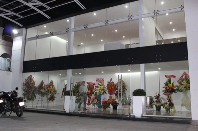 Cải tạo nhà xưởng thành showroom – Sau