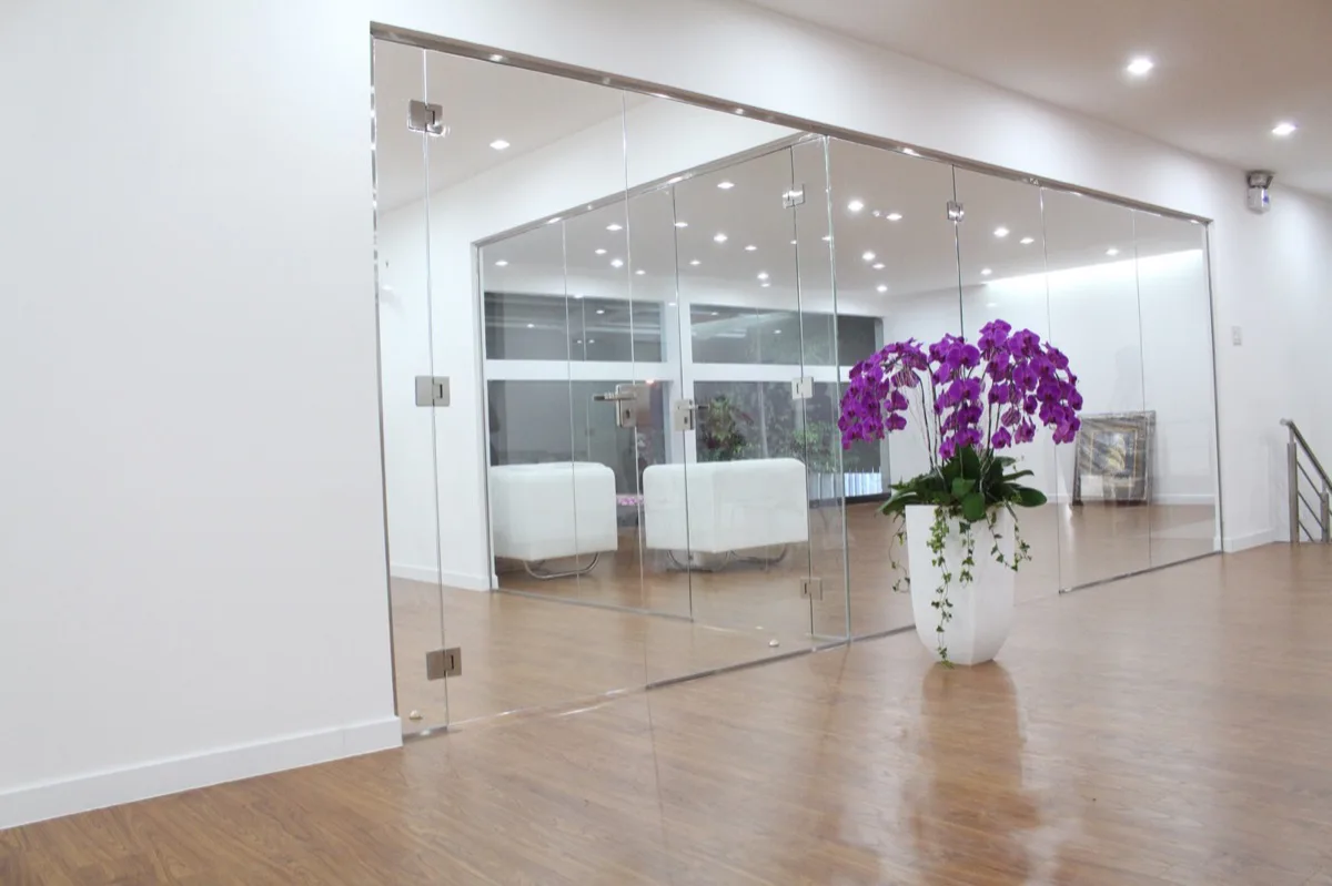 Cải tạo nhà xưởng thành showroom – ảnh thi công 7