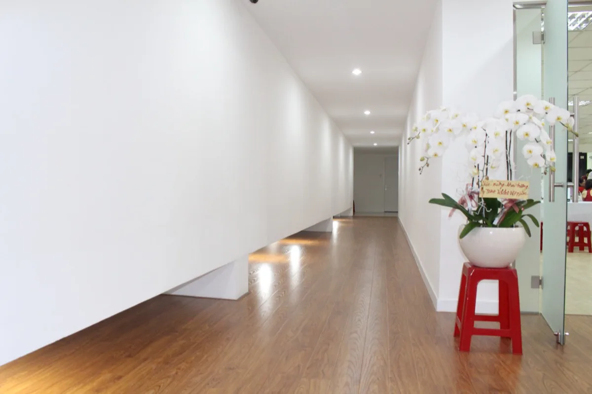 Cải tạo nhà xưởng thành showroom – ảnh thi công 8