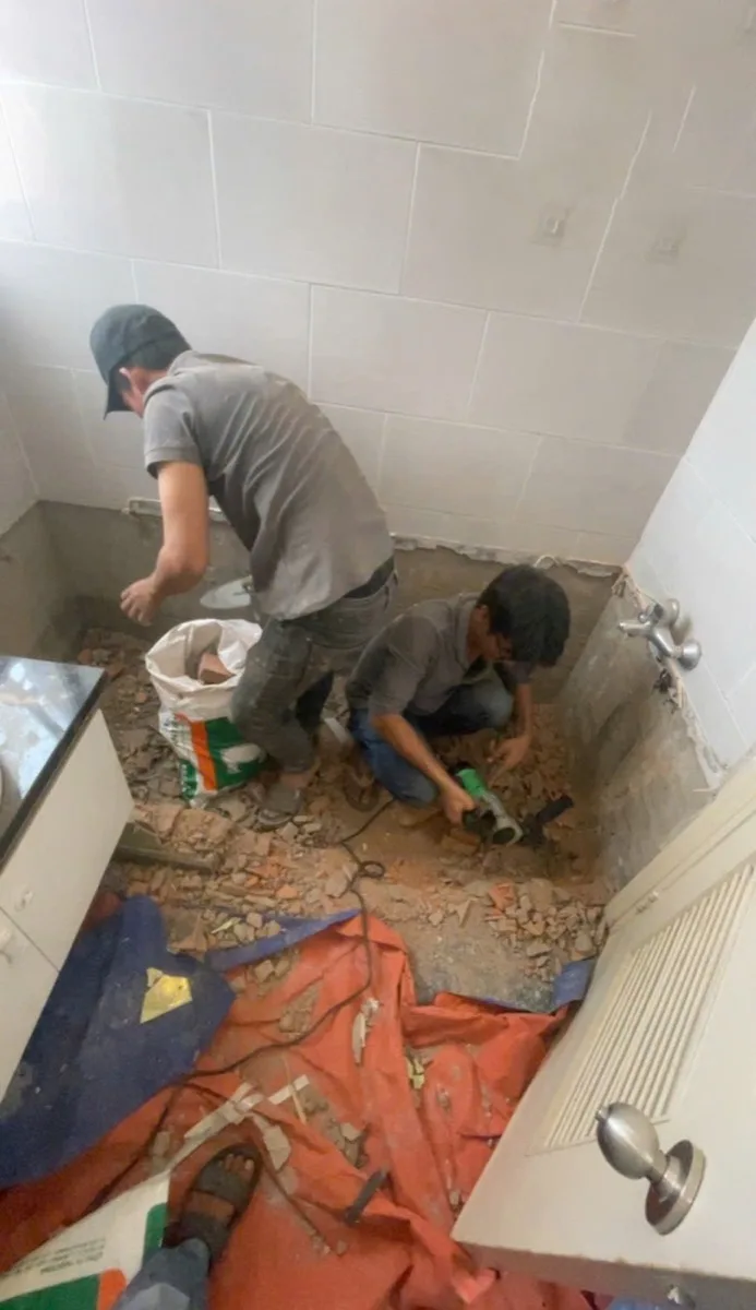 Cải tạo phòng tắm căn hộ chung cư – Trước