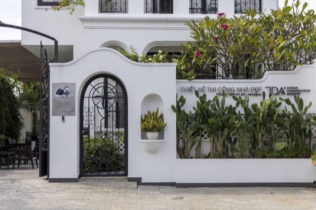 Sơn sửa và hoàn thiện