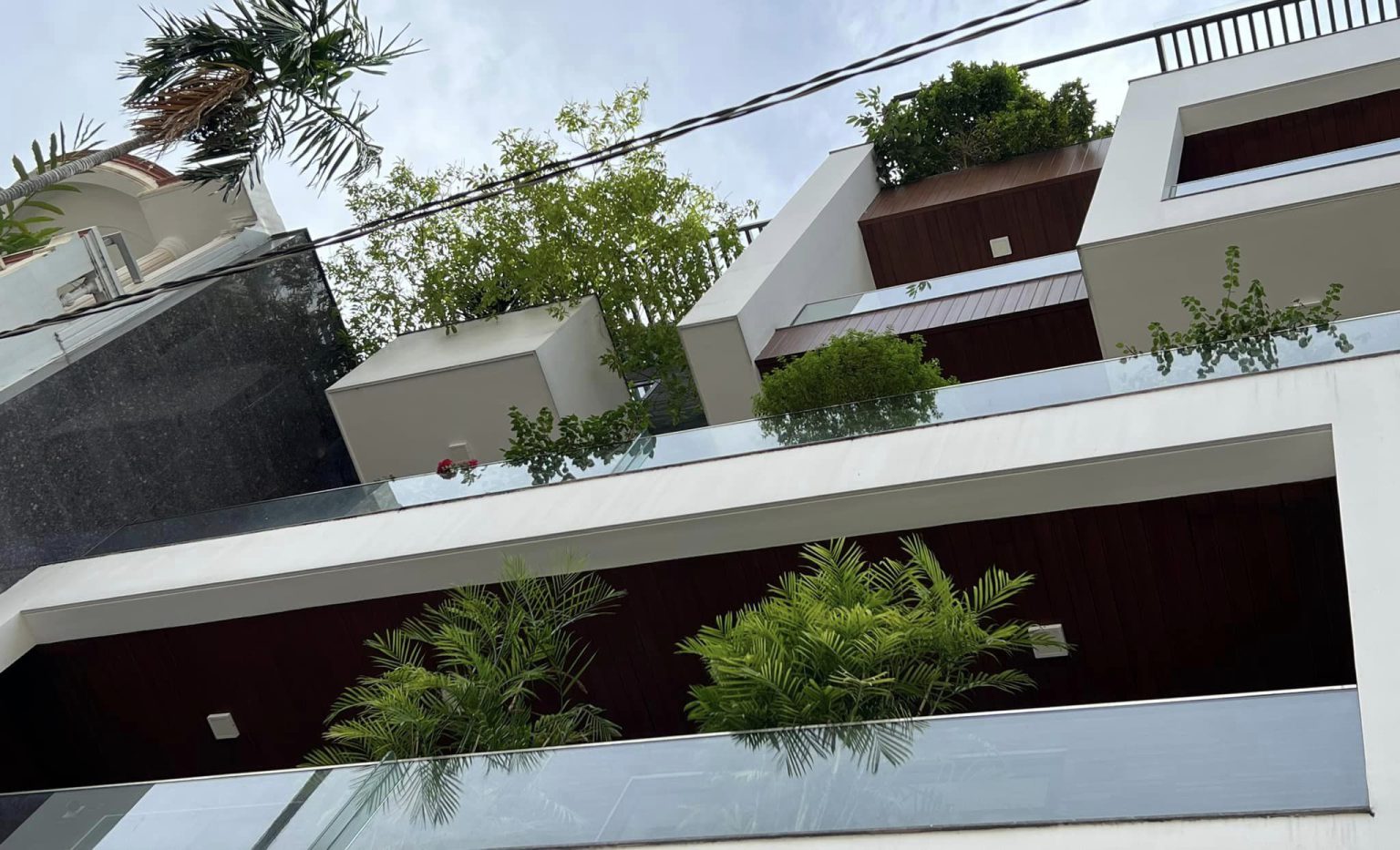 Biệt thự phố 13mx22m phong cách hiện đại - ảnh 3