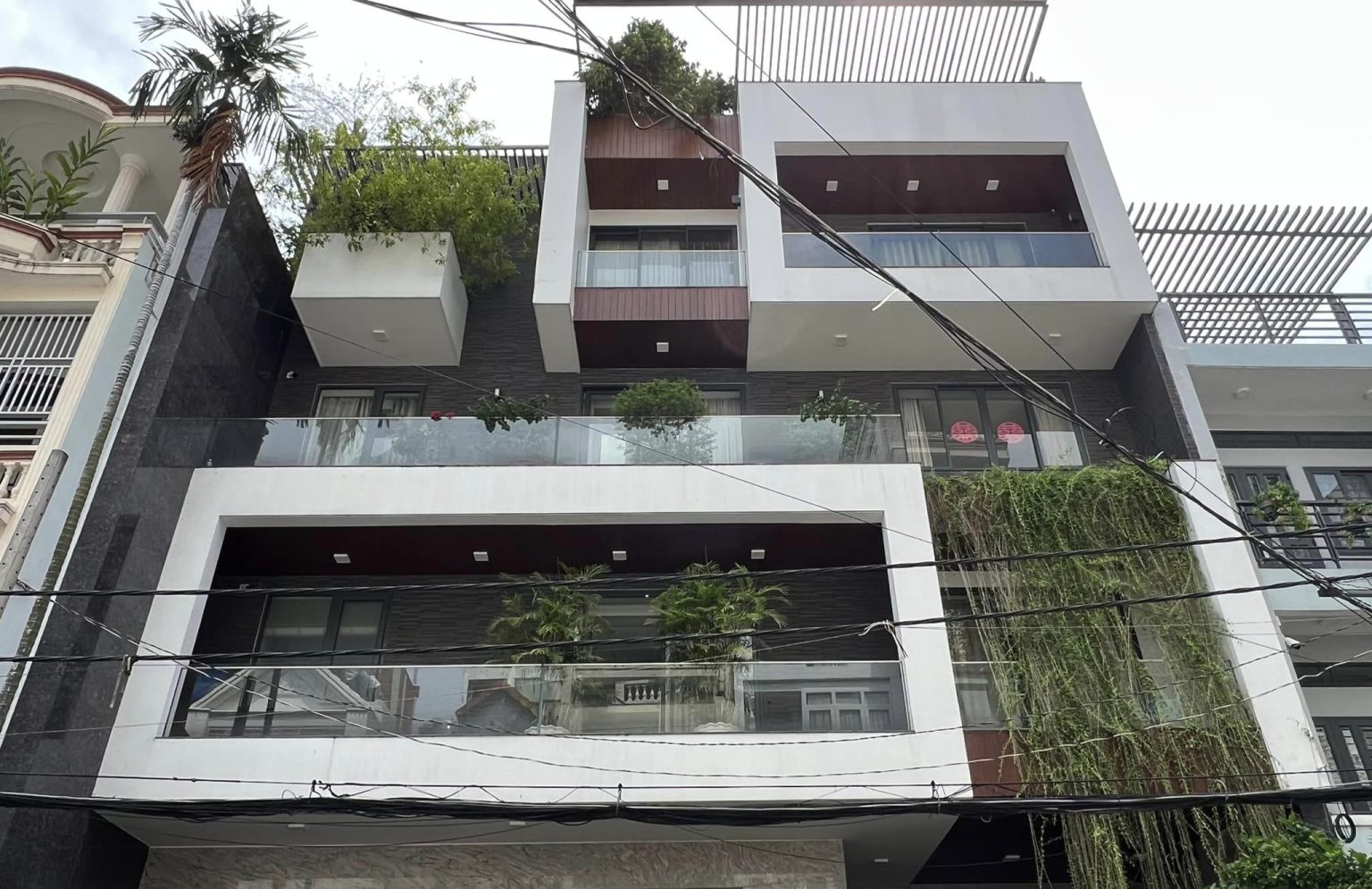 Biệt thự phố 13mx22m phong cách hiện đại - ảnh 4