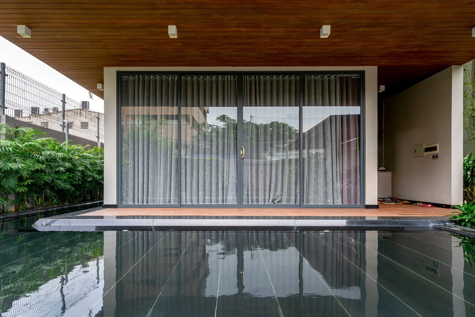 Thiết kế thi công biệt thự hiện đại nhiệt đới 3 tầng Duyet Villa Biên Hòa – Biên Hòa, Đồng Nai