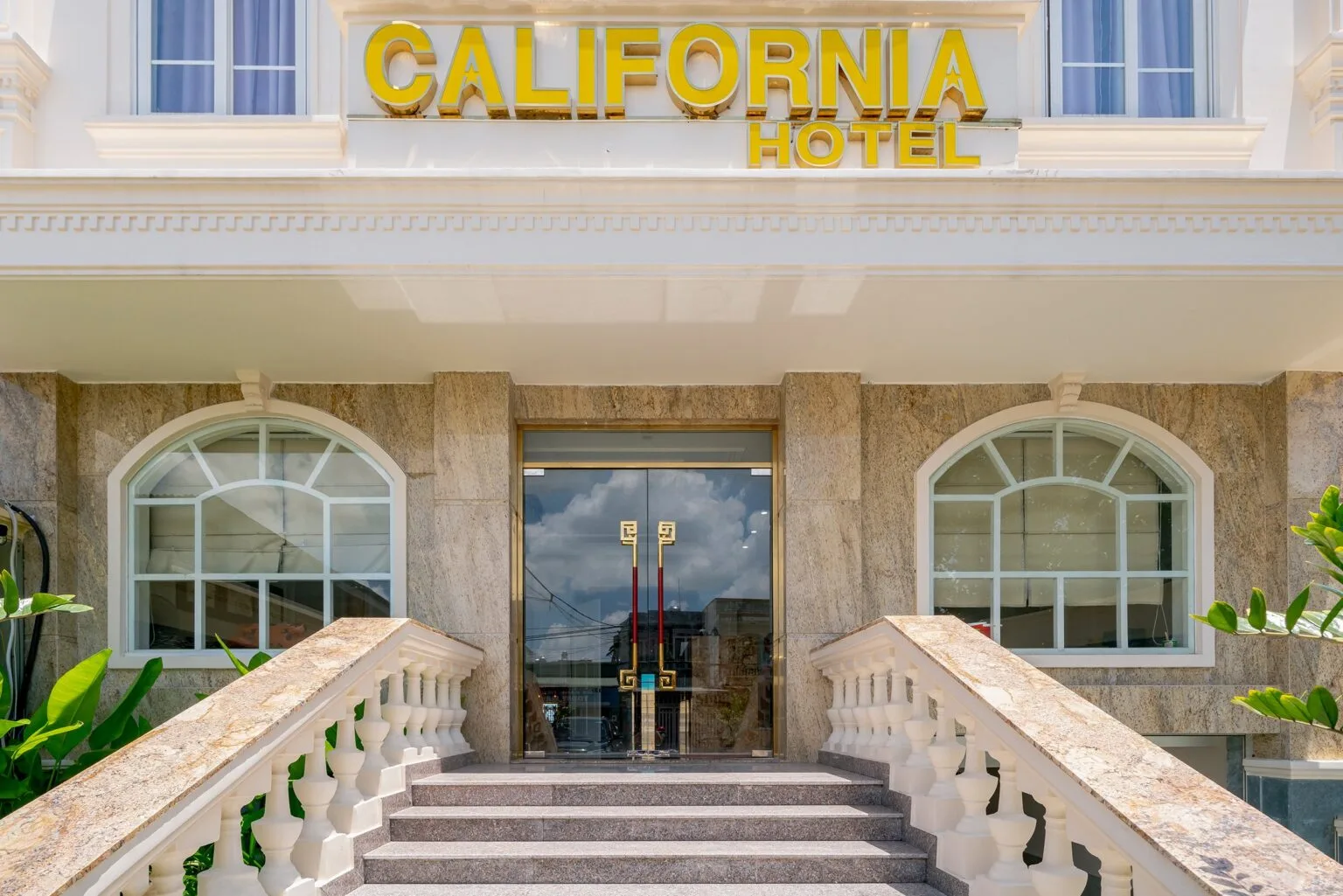 Thiết kế thi công khách sạn California 7 tầng tân cổ điển tại Hóc Môn – Hóc Môn, TP.HCM