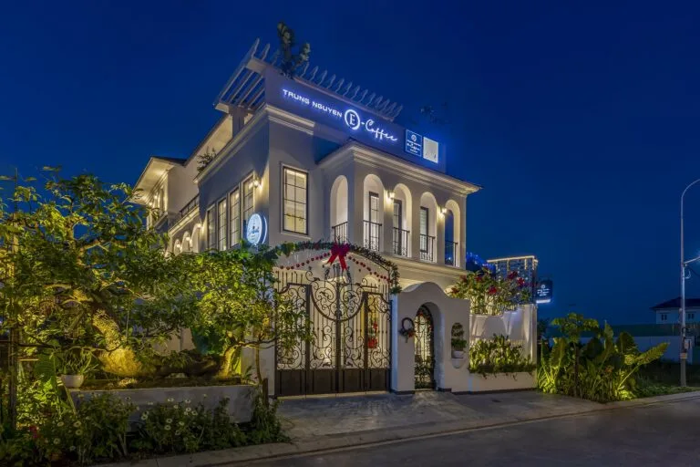 Thiết kế biệt thự kết hợp cafe Trung Nguyên E-Coffee phong cách Địa Trung Hải