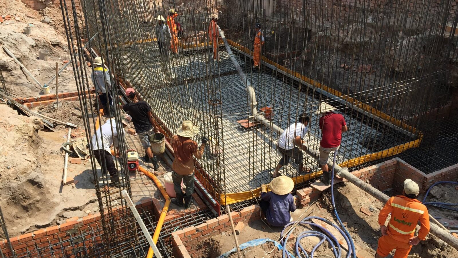 Thiết kế thi công biệt thự hiện đại 4 tầng Trọng Villa Biên Hòa - thi công cốt thép móng