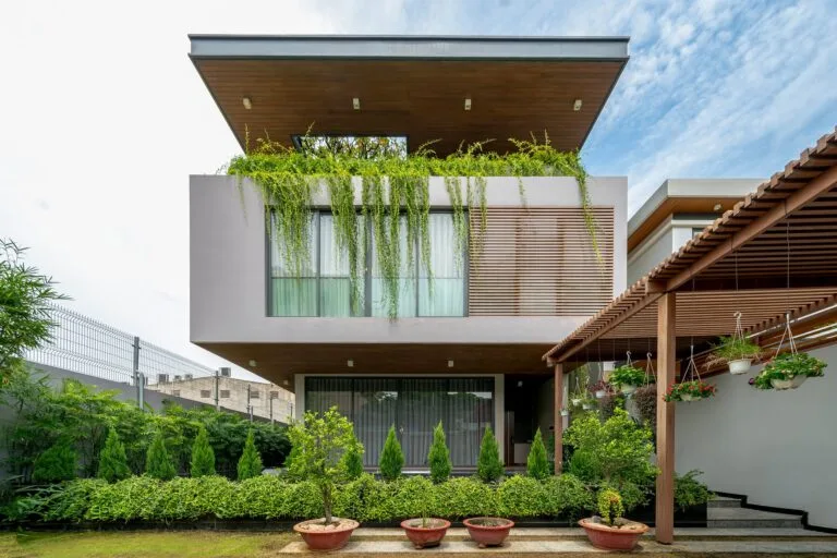 Thiết kế thi công biệt thự hiện đại nhiệt đới 3 tầng Duyet Villa Biên Hòa