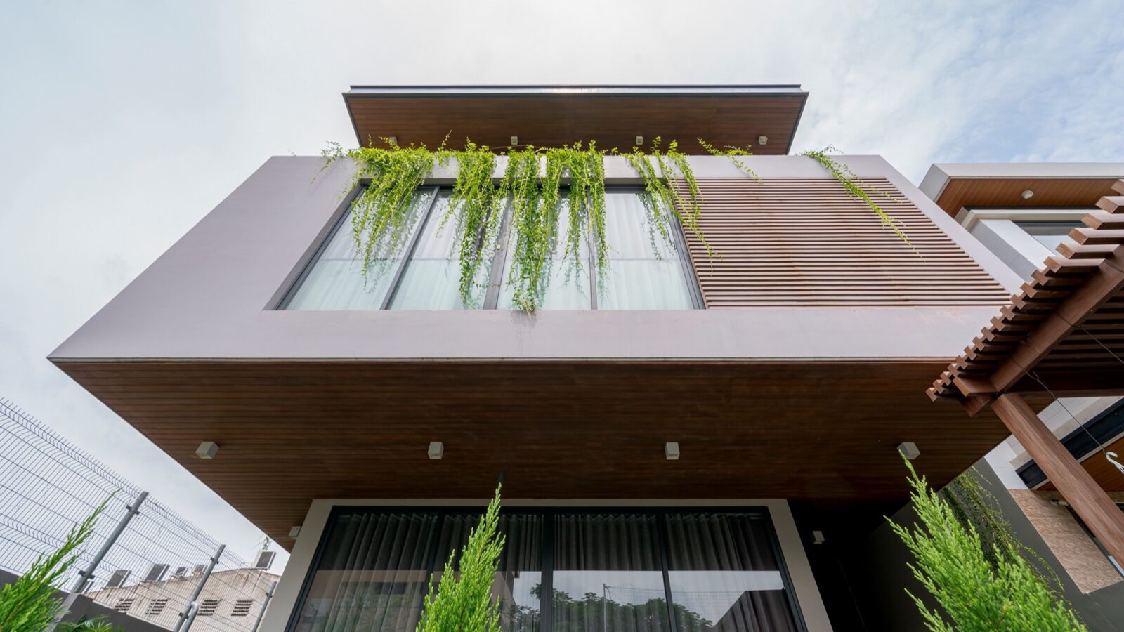 Thiết kế thi công biệt thự hiện đại nhiệt đới 3 tầng Duyet Villa Biên Hòa - khối nhà cantilever