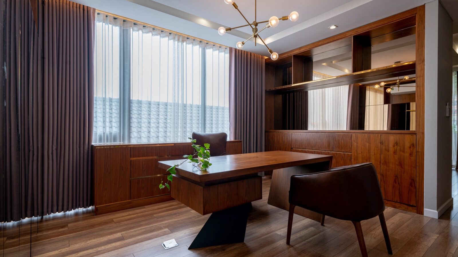 Thiết kế thi công biệt thự hiện đại nhiệt đới 3 tầng Duyet Villa Biên Hòa - phòng làm việc