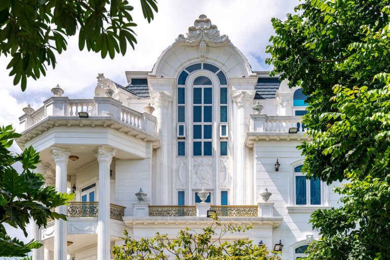 Thiết kế thi công biệt thự tân cổ điển 4 tầng Trung Castle Hóc Môn